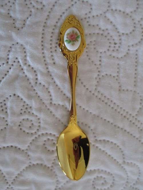 BOXED SET OF 6 TEASPOONS & 6 CAKE FORKS - EETRITE 24KT GOLD PLATED WITH PINK ROSE DECALS - AS NEW