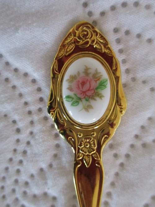 BOXED SET OF 6 TEASPOONS & 6 CAKE FORKS - EETRITE 24KT GOLD PLATED WITH PINK ROSE DECALS - AS NEW