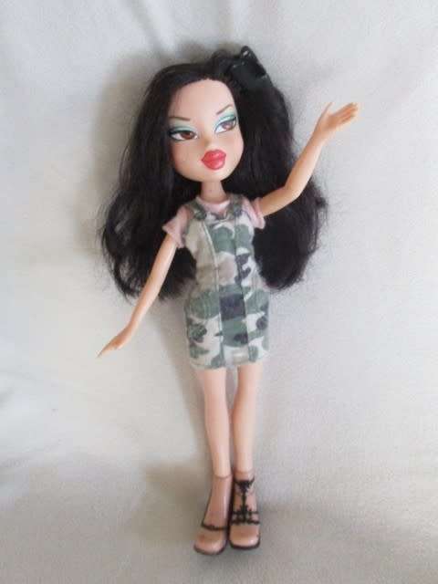 2001 MGA BRATZ DOLL
