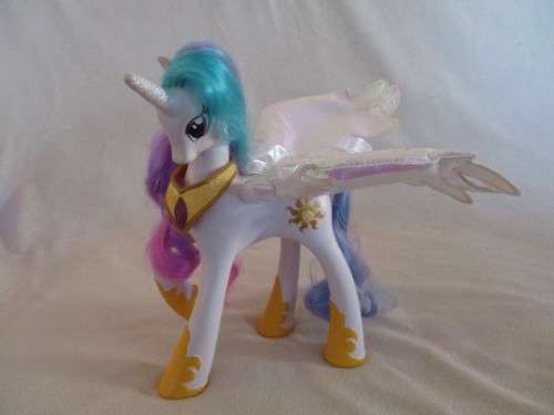 A MAGICAL LARGE SIZE GENUINE HASBRO PEGASUS UNICORN PONY - WINGS LIGHT UP AND SHE TALKS AND GIGGLES!