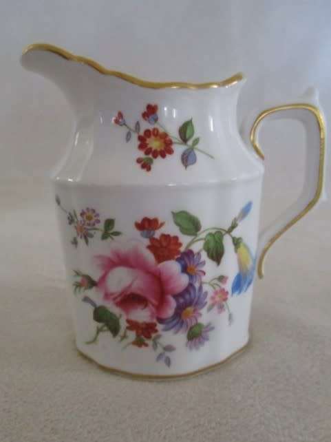 PRETTY FLORAL DESIGN ROYAL CROWN DERBY CREAMER