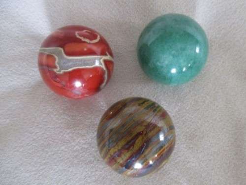 THREE STUNNING ROUND POLISHED GEMSTONES - STRESS BALLS? - AMAZING COLOURS (DISREGARD REFLECTIONS)