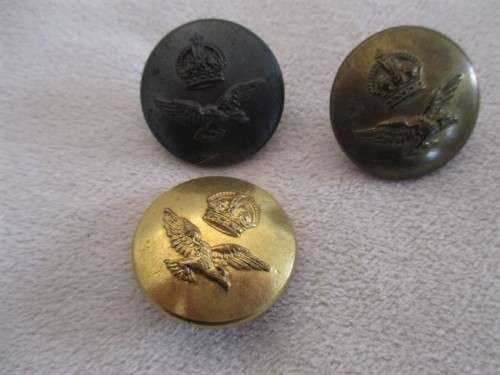 WOW!! A BATCH OF SIXTEEN VINTAGE MILITARY (S.A. AND BRITISH)  BRASS BUTTONS AND PINS
