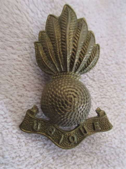 WOW!! A BATCH OF SIXTEEN VINTAGE MILITARY (S.A. AND BRITISH)  BRASS BUTTONS AND PINS