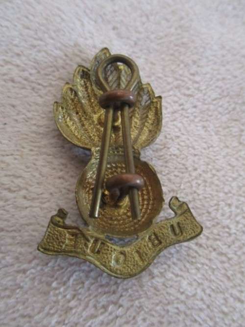 WOW!! A BATCH OF SIXTEEN VINTAGE MILITARY (S.A. AND BRITISH)  BRASS BUTTONS AND PINS