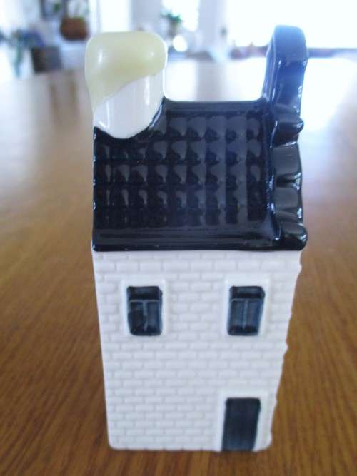 BLUE DELFTS KLM BOLS MINIATURE HOUSE NO.25 - STILL SEALED