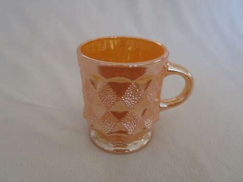 VINTAGE ANCHOR HOCKING FIRE KING KIMBERLY PEACH LUSTRE COFFEE MUG