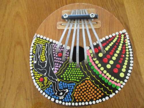 A COLOURFUL AFRICAN KALIMBA/MBIRA - 7 KEYS - LOVELY SOUND