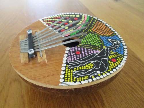 A COLOURFUL AFRICAN KALIMBA/MBIRA - 7 KEYS - LOVELY SOUND