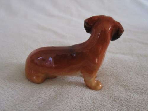 MINIATURE ROYAL DOULTON DACHSHUND - PERFECT CONDITION