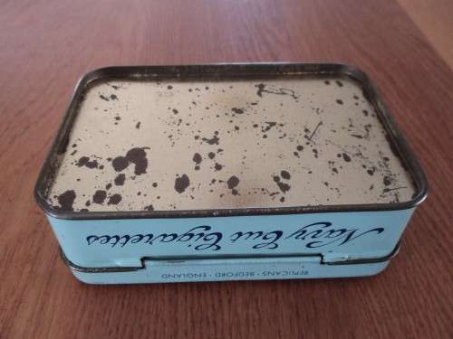 AN OLD JOHAN PLAYERS NAVY CUT CIGARETTE TIN
