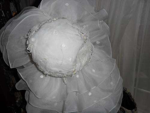 Beautiful Vintage Hat by Chapeaux Ressiv to add feminine grace to your bedroom