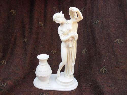 Lovely Artafina Statuette