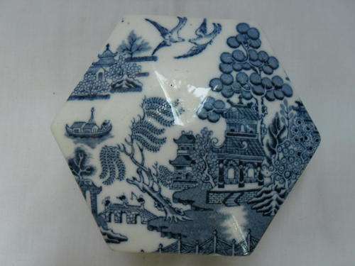 ANTIQUE WEDGWOOD WILLOW TRINKET BOX - CIRCA 1891-1908?