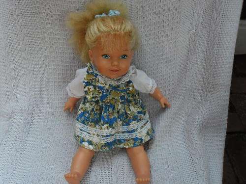 BEAUTIFUL MATTEL DOLL - 39CM
