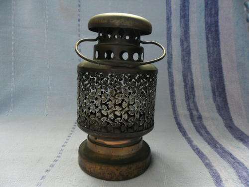 AN EXTREMELY OLD OIL/PARAFFIN? LAMP- VERY ORNATE
