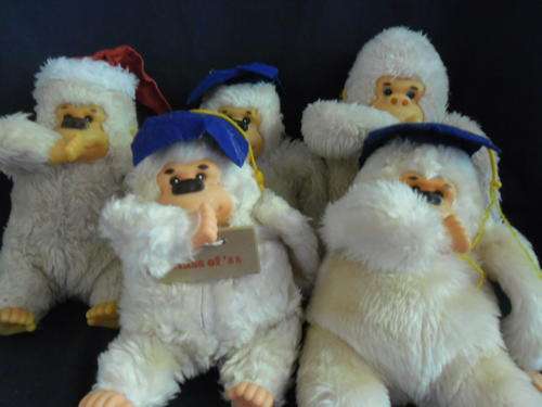 FIVE RUSS BERRIE THUMB SUCKING GONGA GORILLAS!!!  CUTE!!!