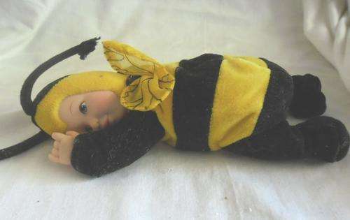 SWEET LITTLE ANNE GEDDES BEE!! SOOO ADORABLE!!