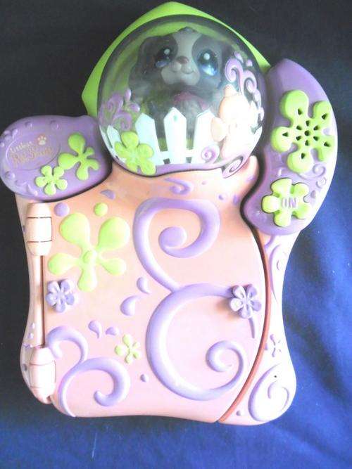 CUTE BARKING, DANCING LITTLE PET SHOP DOGGIE IN  HIS BUBBLE NOTE BOOK CASE!!