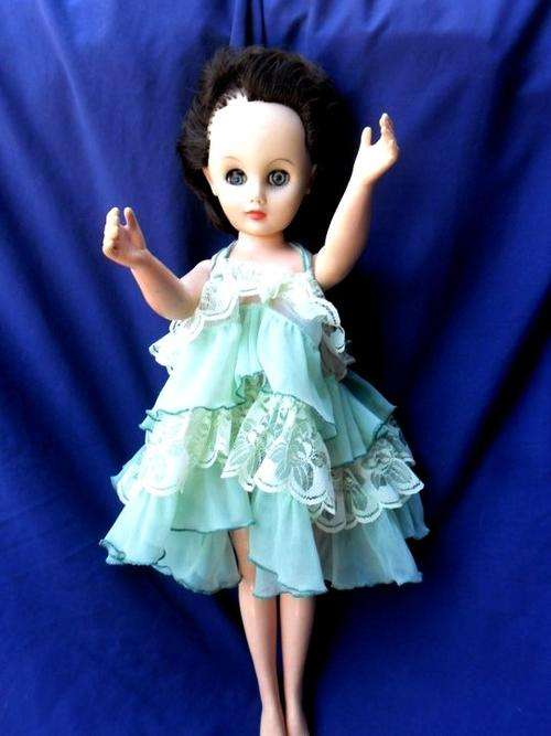 STUNNING VINTAGE DOLL - "TEENAGE DOLL" -48CM TALL