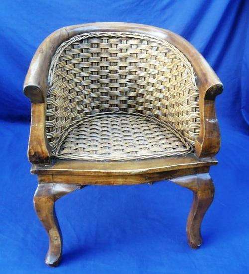 STUNNING VINTAGE  CHAIR FOR YOUR LITTLE GIRL OR YOUR FAVOURITE DOLL!!!