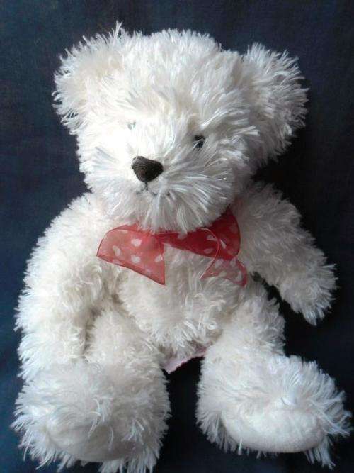 AND HERE IS SWEET, WHITE, FLUFFY, CLEAN RUSS BERRIE BEAR "WILLOW"