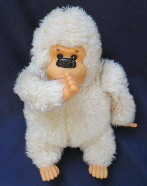 VERY COLLECTABLE THUMB SUCKING RUSS BERRIE BABY GONGA GORILLA!!