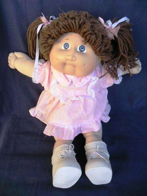 WOW!!ONE OF THE EARLIER CABBAGE PATCH DOLLS IN CPK DRESS!!
