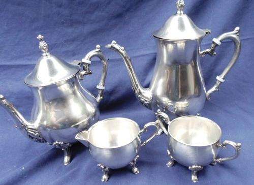 LOVELY SILVER PLATED TEA AND COFFEE SET!!