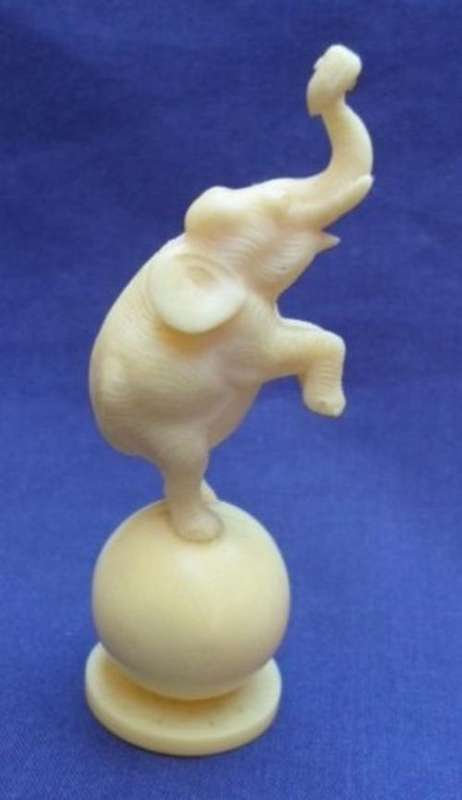 EXQUISITE  VINTAGE JAPANESE MINIATURE  ELEPHANT - SIGNED ON BASE