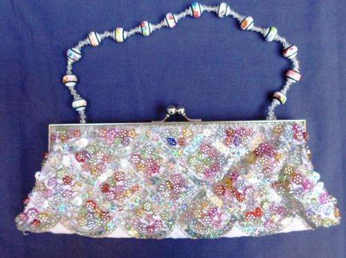 LOVELY VINTAGE SEQUINED AND BEADED EVENING BAG!!