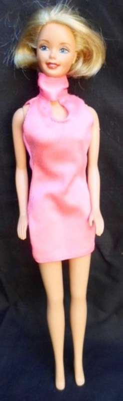 A RATHER UNUSUAL AND VERY LOVELY BARBIE WITH BOB HAIRCUT!!