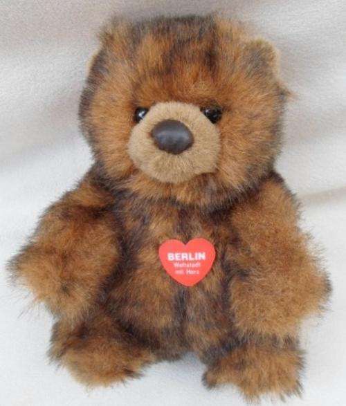 A CUTE FURRY SE-MO BEAR FROM BERLIN!!