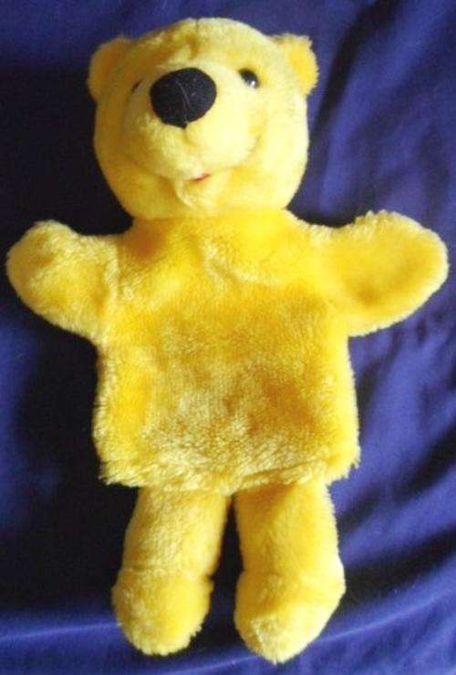 WINNIE THE POOH HAND PUPPET IN VERY GOOD CONDITION!!