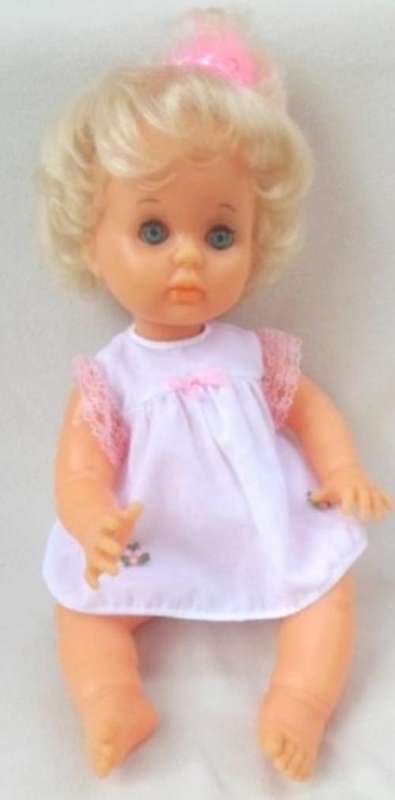 LOVELY TWISTY BODY FIRST LOVE DOLL IN GREAT CONDITION AND IN ORIGINAL OUTFIT!!