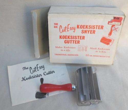 NOW HERE'S A NIFTY VINTAGE GADGET THAT COULD STILL BE HANDY TODAY - A KOEKSISTER CUTTER!!