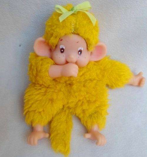 AND NOW A YELLOW MONCHHICHI  - RARE!!
