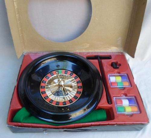 ENTERTAIN YOUR GUESTS AND HAVE SOME FUN WITH THIS ROULETTE SET!!