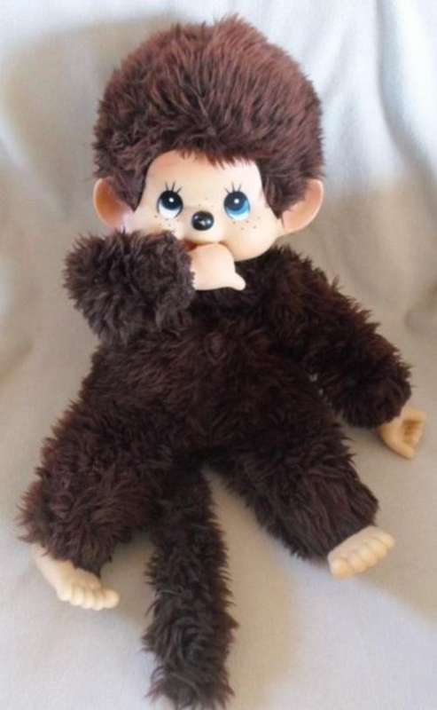 WOW! A VERY LARGE 39CM MONCHHICHI IN GREAT CONDITION WITH THE CUTEST FRECKLES