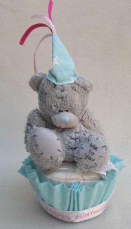 A TINY LITTLE TATTY TEDDY (ME TO YOU) ON A 'HAPPY BIRTHDAY' CUPCAKE!!