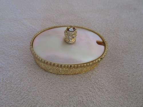 RARE AND VERY COLLECTABLE VINTAGE MIRELLA, ENGLAND GOLD PLATED PILL BOX WITH MOTHER OF PEARL LID