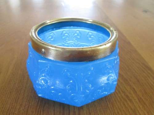 VINTAGE BLUE MILK GLASS/VASELINE URANIUM GLASS? JAR - GORGEOUS COLOUR!