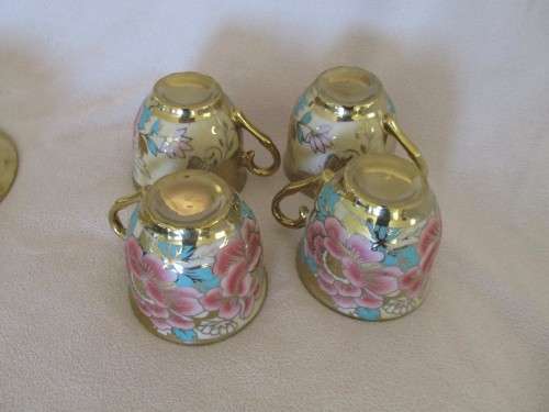 A SPECIAL DINNER? FOUR EXQUISITE GILT, FLORAL AND BUTTERFLY CUPS AND SAUCERS FOR AFTER DINNER COFFEE