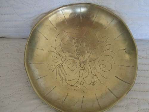 NICE-SIZED VINTAGE CHINESE HEAVY SOLID BRASS BOWL ENGRAVED WITH DRAGON (DISREGARD REFLECTIONS)