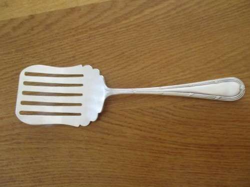TWO VINTAGE SILVER PLATED CAKE/PASTRY SERVERS