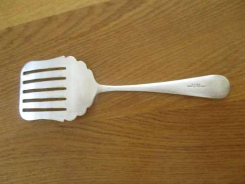 TWO VINTAGE SILVER PLATED CAKE/PASTRY SERVERS