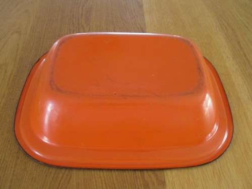 FOR ZEEBOB ONLY - DELICIOUSLY RETRO VINTAGE 1960`s ENAMEL PIE DISH