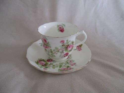 VINTAGE ENGLISH CUP AND SAUCER WITH PRETTY PINK ROSES