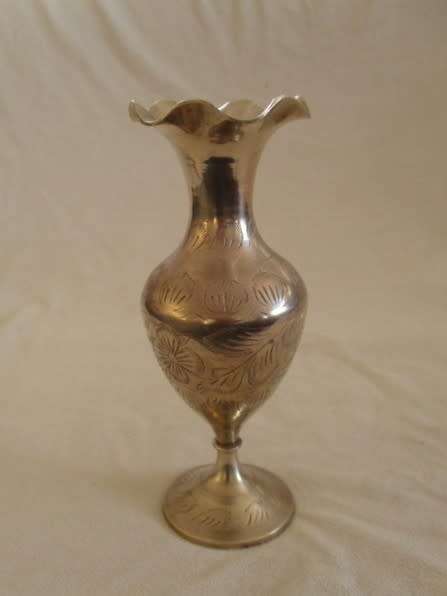 VINTAGE HAND ETCHED INDIAN BRASS VASE WITH RUFFLED EDGE (PLEASE DISREGARD REFLECTIONS)