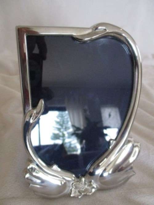 SO UNIQUE - A VINTAGE ART NOUVEAU PHOTO FRAME WITH TWO ELEGANT SWANS AND A WATER LILY